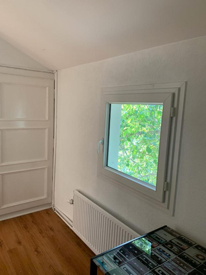 Le Grand-saconnex Guesthouse, 5 Min Walk To Airport Apartahotel