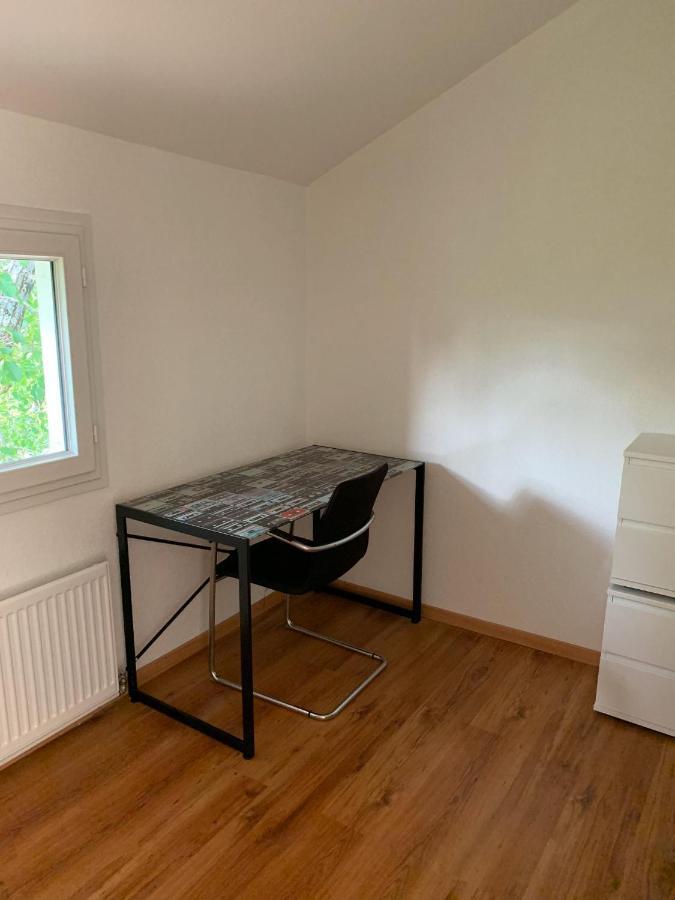 Le Grand-saconnex Guesthouse, 5 Min Walk To Airport Ginebra